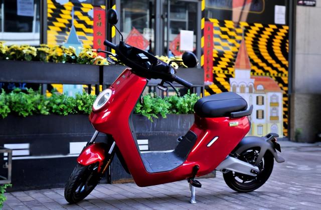 小牛电动、雅迪、爱玛和九号的PK，谁胜？