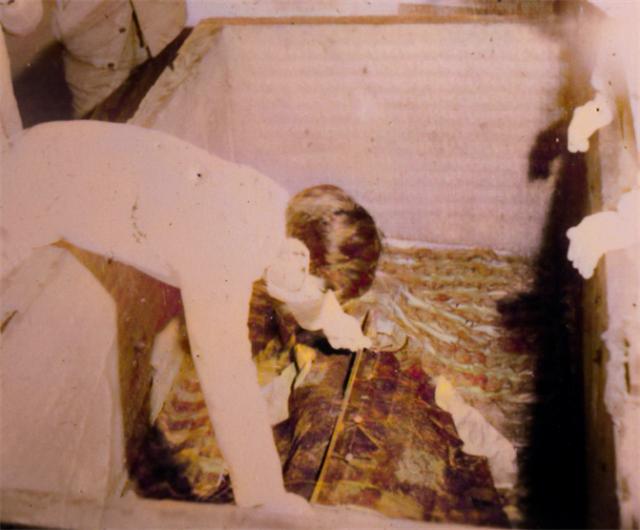 1983年12月，慈禧内棺清理小组成立，专家在棺材里发现了什么？