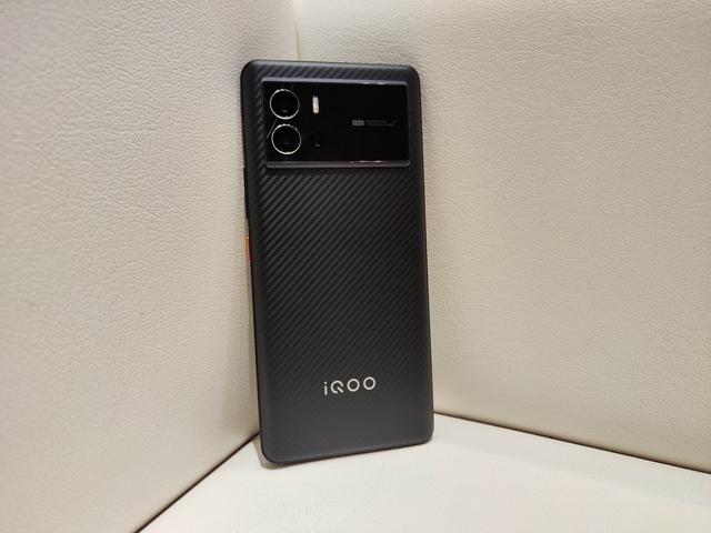 iQOO9 测评（iqoo数字系列最值得买的手机）