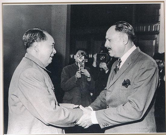 1968年，巴基斯坦没钱修路，毛主席直接拨款5亿，如今才知真高明