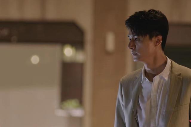 《请叫我总监》苏维然被骂，饰演者妻子发文“护夫”，半夜喂狗粮