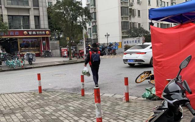 这两天家门口的中介买菜买疯了