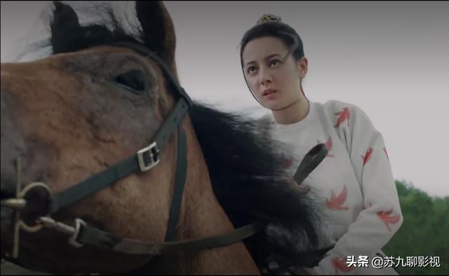 官媒点评《且试天下》剧组虐马事件，另外两部剧的求生欲堪称典范