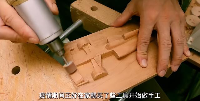 上海人做核酸，堪称时装秀