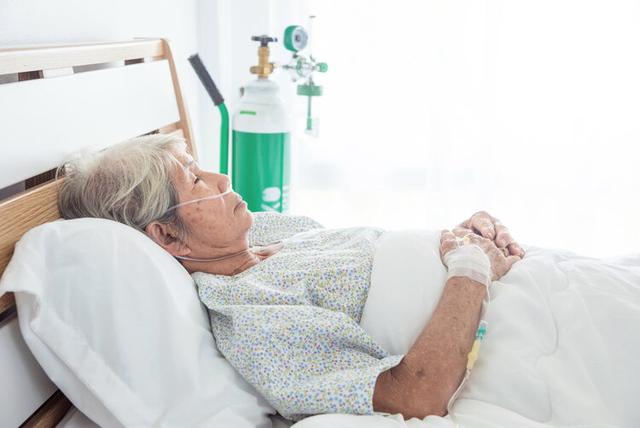 中国顶尖肿瘤专家患癌，一年后痛苦离世，临终前的反思发人深省