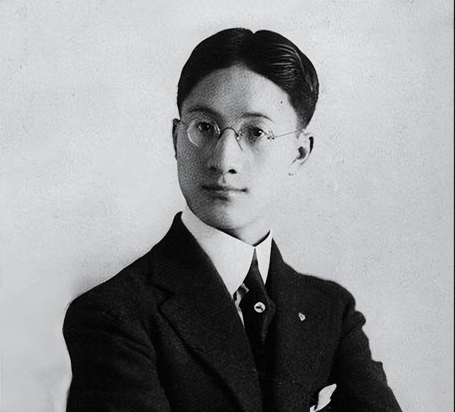 1988年，张幼仪去世，墓碑上刻了4个字，字字都是对徐志摩的讽刺