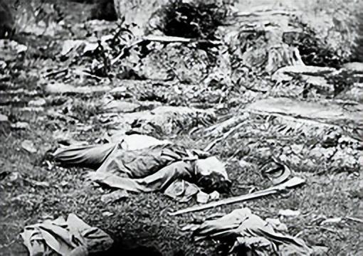 1934年，800红军在贵州失踪，中央多次寻找无果，70年后疑团揭开