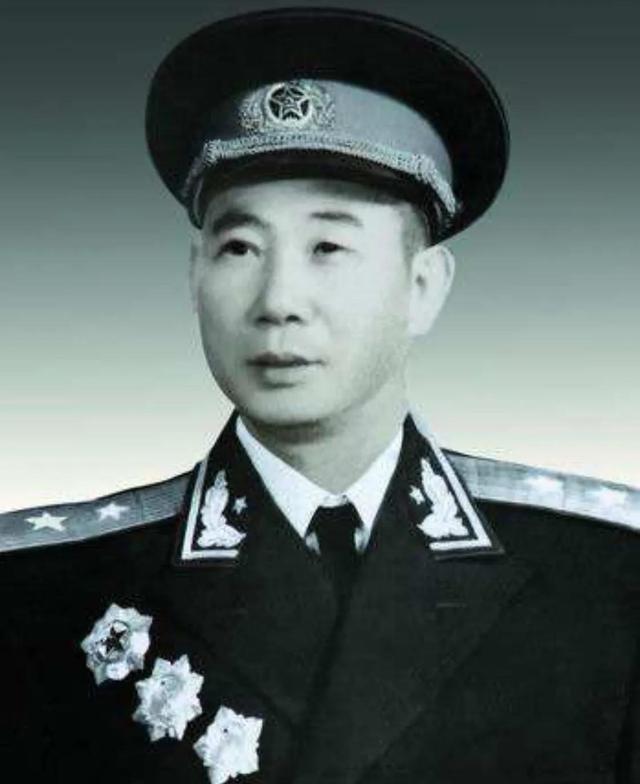 1955年首次授衔，177名中将时任职务简述，附各自戎装照片