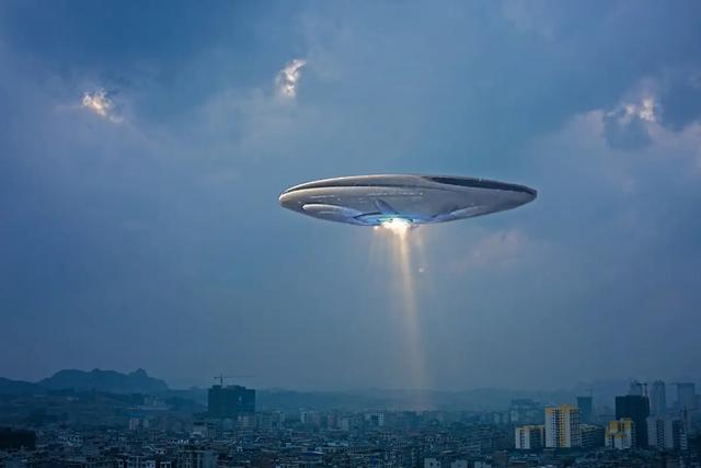 能够穿越茫茫宇宙，飞到地球上来的UFO，到底用了哪种动力系统？