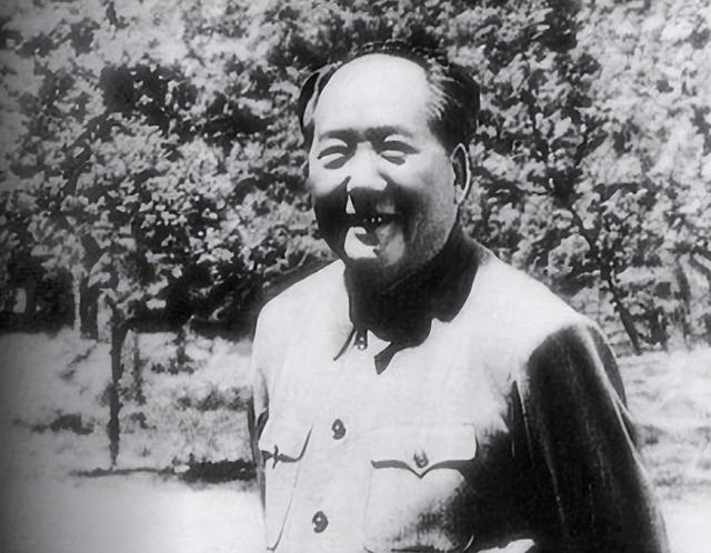 李银桥晚年接受采访，回忆毛主席对粟裕评价：再不讲永远没人知道