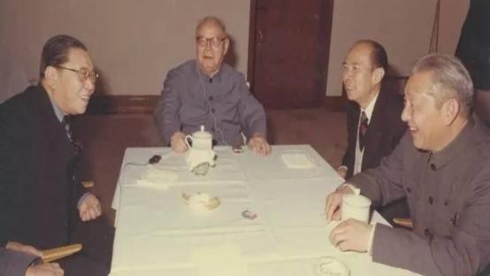 一泡尿引起的战争，1952年中葡冲突，我军六天将其打服获赔4.4亿
