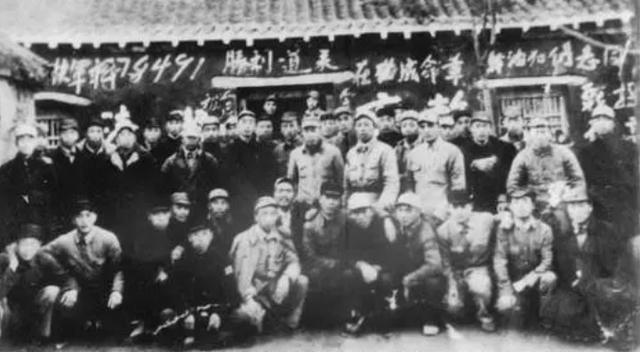 1973年邓小平回到北京，尤太忠去到住处看望：我给你拿几条好烟来
