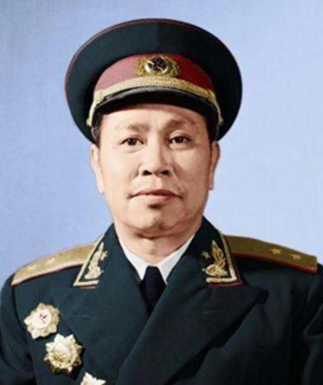 1955年首次授衔，177名中将时任职务简述，附各自戎装照片