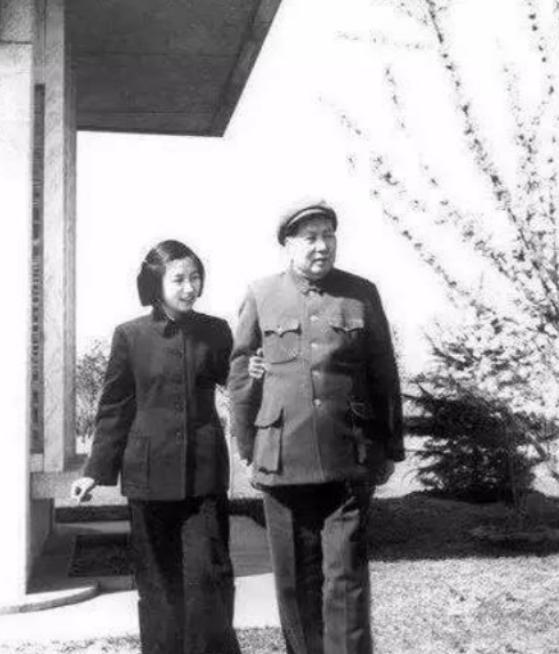 72年李讷离婚，毛主席得知其中原因后，落泪：讷娃的婚事太草率了