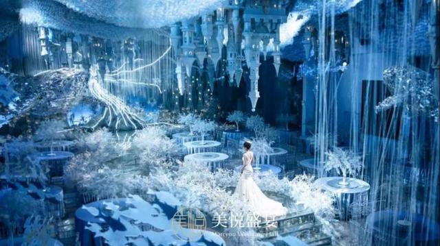 广州婚礼现场布置(婚礼堂发布：双户外+双主题宴会厅！广州美悦盛宴婚礼会馆)(图11)