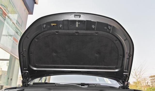 留给特斯拉的时间不多了，长安混动车型来袭，底盘让人又爱又恨？