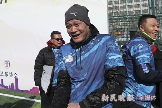 范志毅回应网友质疑：踢得好才有高收入 钱又不是偷来的