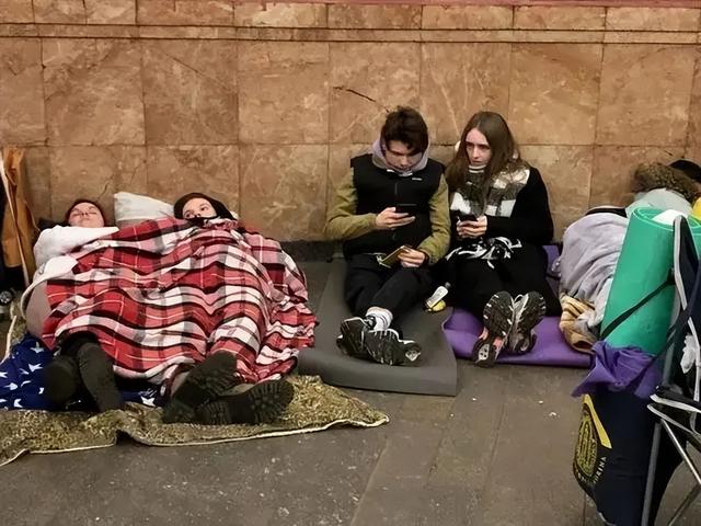 移英港人肠子悔青，后悔当初选择移民英国，哭诉现在饭都吃不起了