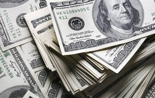 发现近三年纳吉布的账户多了10亿美金.