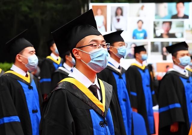 「非常重要」本科(本科)