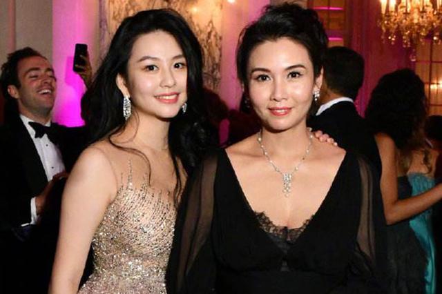 邱淑贞长女沈月晒与金希澈合照