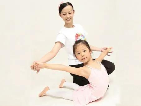 如何才能假装成为一个好妈妈？