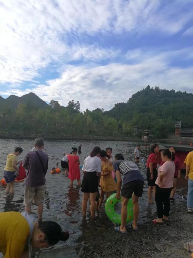 沈從文筆下的邊城，讓人無比放松的安靜所在，我去了兩次念念不忘