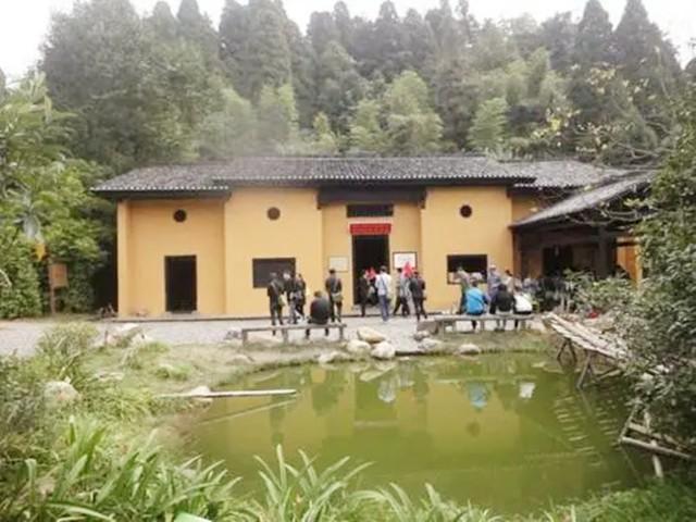 毛主席的先祖毛太华，老家是江西，为何先迁到云南，后迁到湖南？