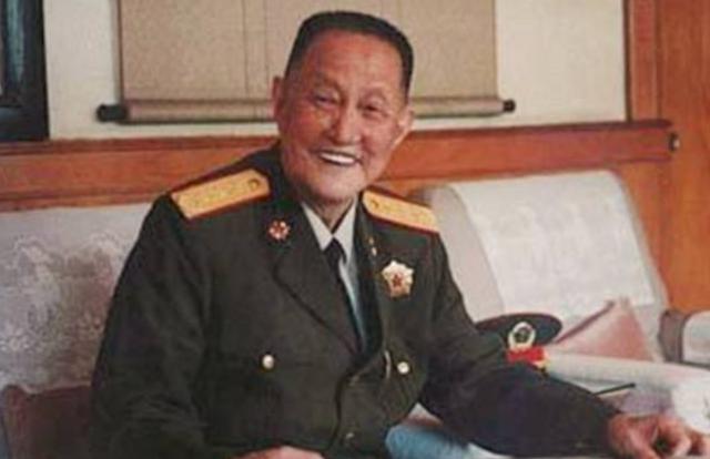 1977年叶剑英给回京的洪学智安排工作，邓小平得知后：他另有大用