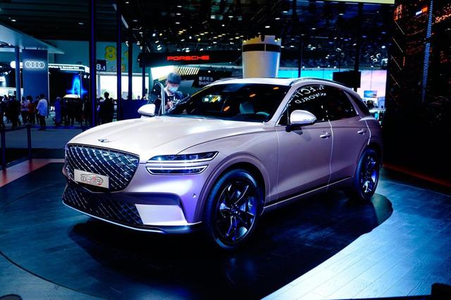 零百加速4.5秒 智能电动四驱 有个性够豪华 捷尼赛斯GV70实拍简评