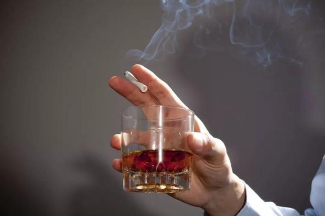 远离尿毒症，请记住晨起两不要、晚上两坚持，你的肾脏才会更好