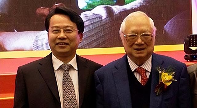 轮斗洗砂机转不动