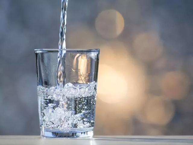 长期喝“电热水壶”烧的水，对身体有影响吗？医生：请多加重视