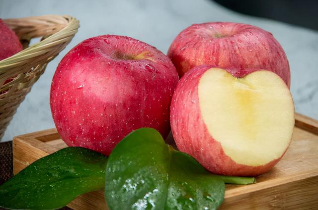 多走路可以降低血脂？提醒：尽量多吃这几种食物，或比走路效果好