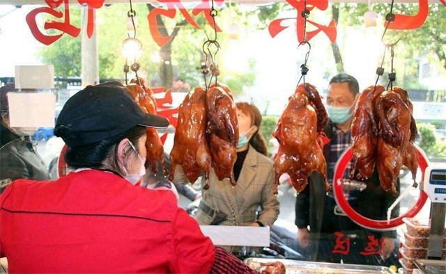 2011年，“黑心北京烤鸭”团队被捕，成本不足3元：自己都不敢吃