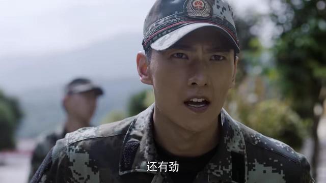 《特战荣耀》首播质量高，1集不够塞牙缝，真正的军旅大剧来了