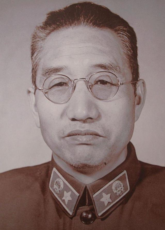 徐向前临终前，握着李先念的手说：我有三个遗愿，你要帮我实现