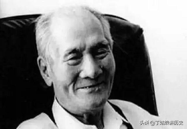 张国焘叛逃之后，周总理找他谈了一个通宵：中央给你三条路供选择