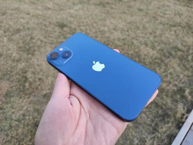 用惯了华为手机，突然换成iPhone13是什么感觉？