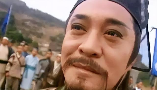 与人在交往中，这四种人，比小人更可怕，一定要警惕