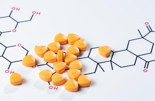 每天吃一片维生素C，对身体有害吗？医生：或产生4种好处
