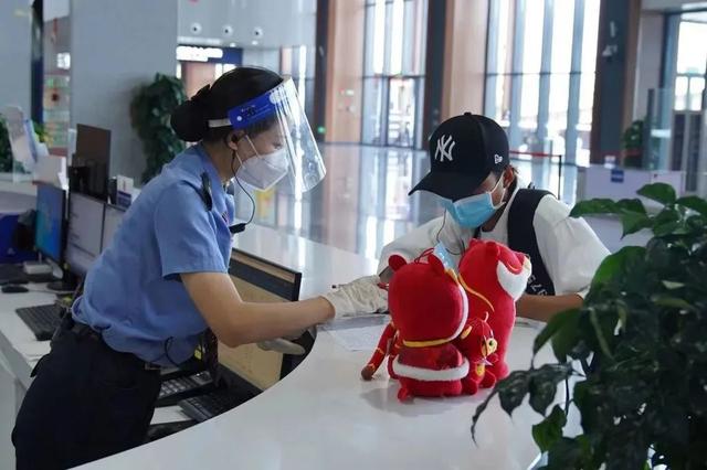 明天可能降10℃！放假第一天，有点堵