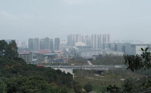 [蓝彩虹群发消息]，特别大的视频在微信里怎么发送