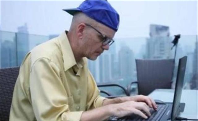 南京大学电子科学与工程学院马展