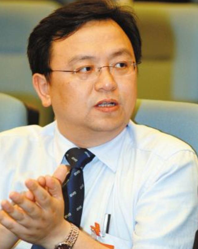 王传福：13岁丧父15岁丧母，嫂子卖嫁妆供学，今身价百亿不忘兄嫂