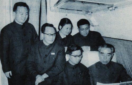周总理病逝，秘书问毛主席是否参加追悼会，毛主席：我也走不动了