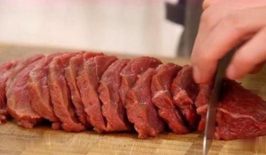 年龄越大应该少吃肉，还是多吃肉？50岁后，这4种肉可以多吃点