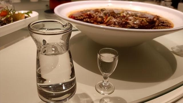 喝完酒口干、头疼，不是你酒量差，而是你喝的酒太差