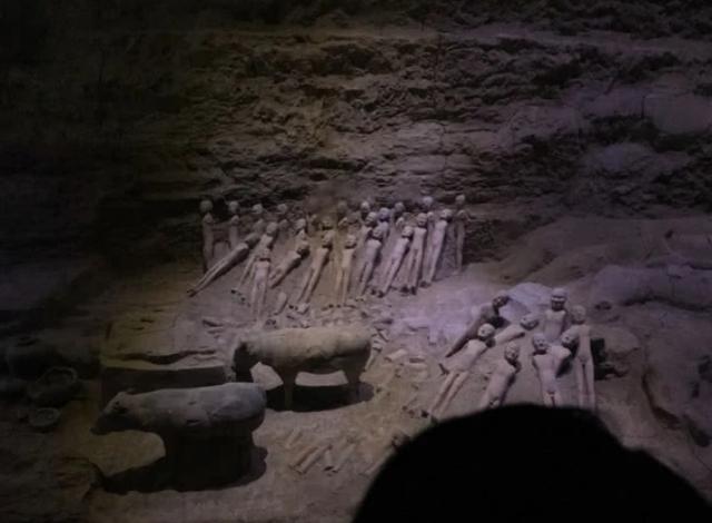 “石母”到底是啥？古代皇帝修建陵墓，为何都怕挖见“石母”？