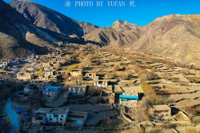昌都自駕遊第一天：重慶飛邦達，逛古村、泡溫泉，疑似拍到藏羚羊